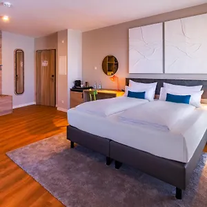 *** Hotell Ramada Encore By Wyndham Messe Tyskland